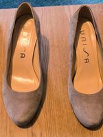 Damen Pumps von Unisa Gr.42 hellgrau,Absatz 9 cm, Bayern - Beilngries Vorschau