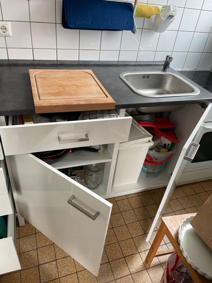 Ikea Küche Hochglanz weiß in Gießen