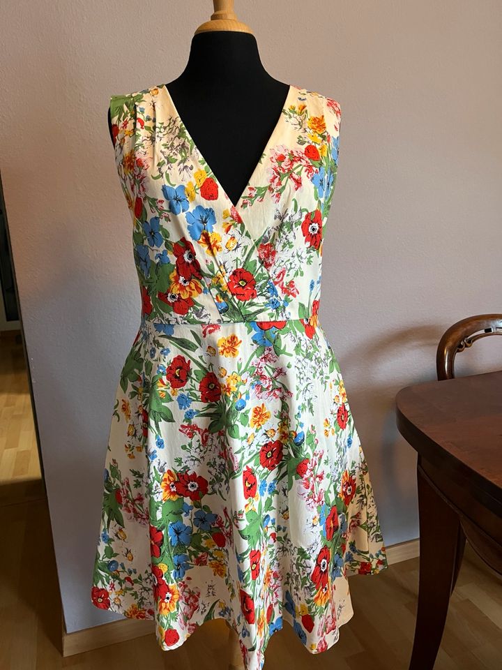 Kleid mit Blumen weiß bunt - Fever London - Gr 42/44 in Köln