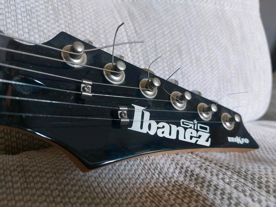 E-Gitarre von Ibanez mit Tasche von Tonträger in Schöningen
