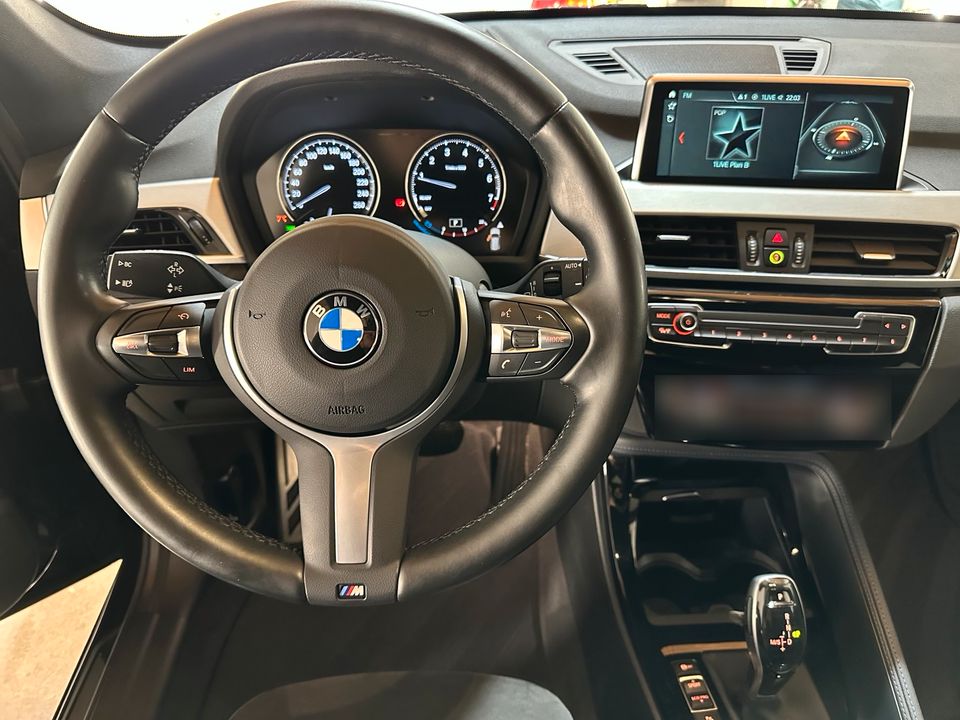 BMW X1 2.0i SDRIVE M SPORT DOOPELKUPPLUNG LED PANO ALCANTARA in Willich