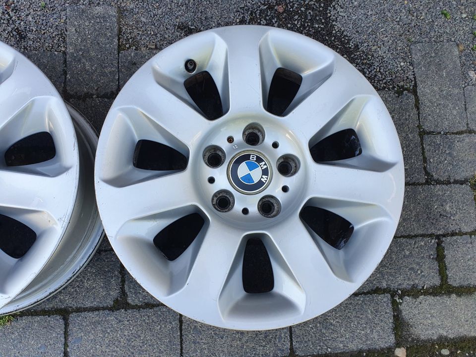 Original BMW Alufelgen 5 er E60 Limousine E61 Touring 6758774 in Drolshagen