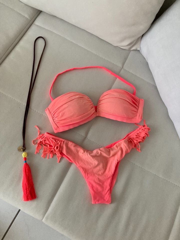 Süße Bikinis, orange Leo, pink etc. in Bottrop