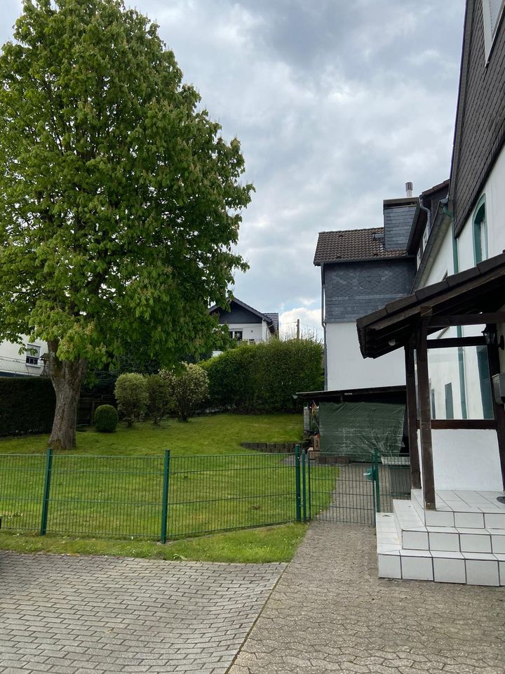 Attraktive, frisch renovierte Doppelhaushälfte mit Garten in Wipperfürth
