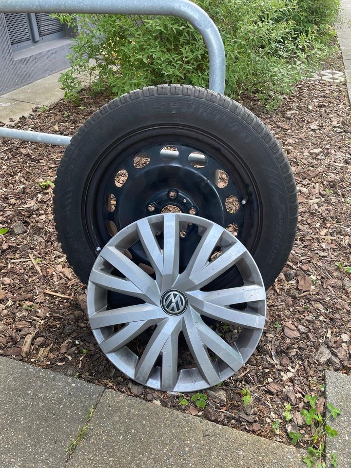 Dunlop Winterreifen 205/55R16 in Berlin