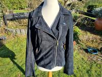 H&M Echte Wildleder Jacke Bikerjacke Gr. 40 schwarz weich basic Bochum - Bochum-Süd Vorschau