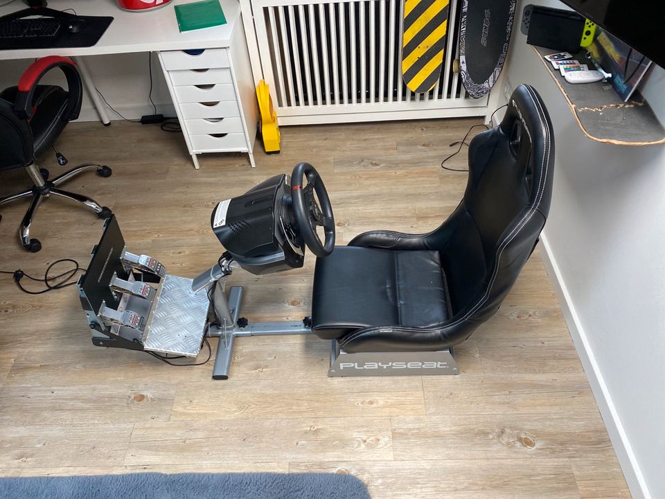 Simracing Set Thrustmaster T500 rs + Playseat Racing Seat in Wahlstedt