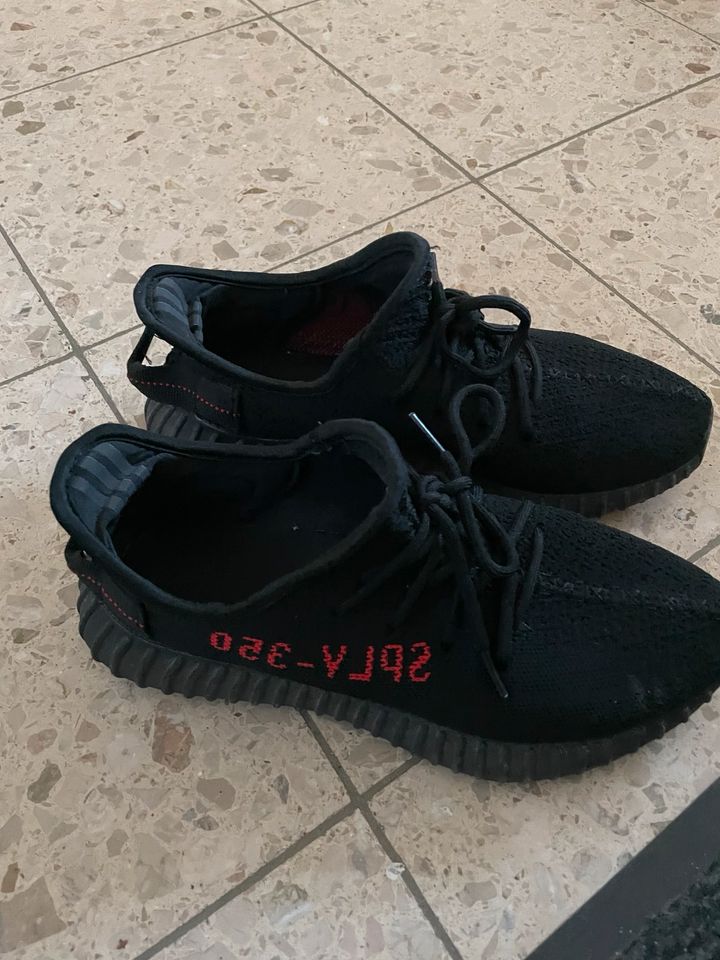 Yeezy Schwarz Unisex in Löhne