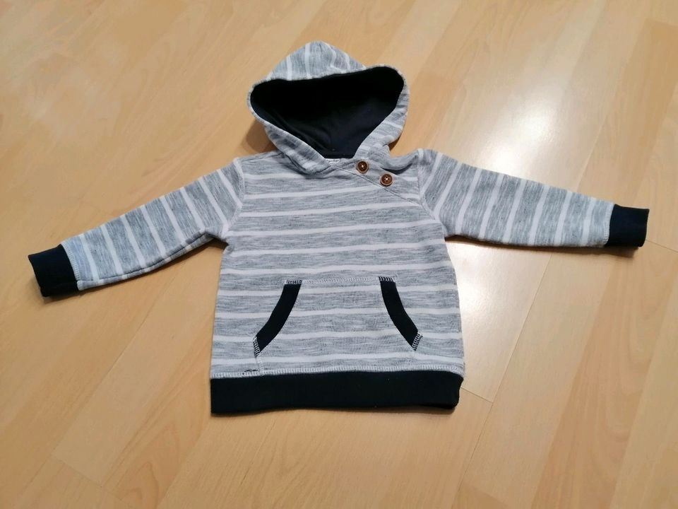 4 Stück Pullover Größe 80 (2 €/Stück) in Oberbillig