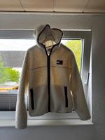 Tommy Hilfiger Teddyjacke Größe S Niedersachsen - Wilhelmshaven Vorschau