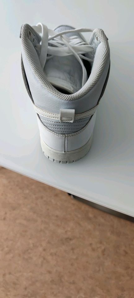 Nike dunks mid Grey White in Freiburg im Breisgau