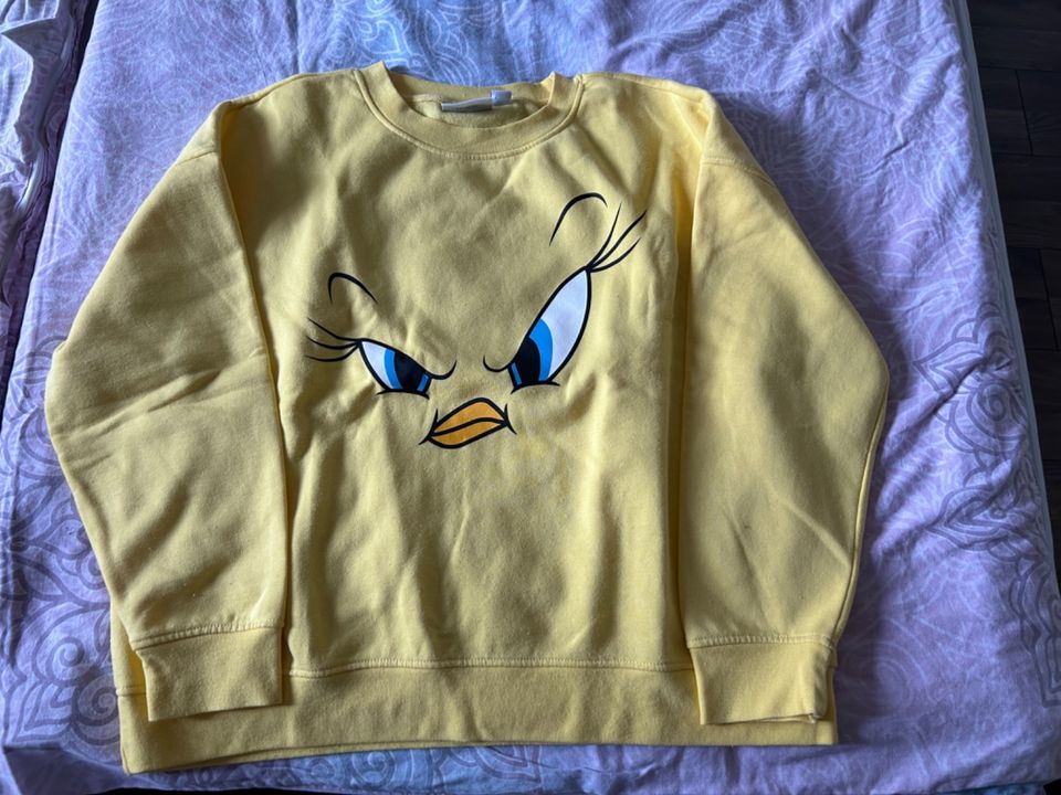 Looney Tunes Tweety Sweatshirt in knallgelb in Grevenbroich
