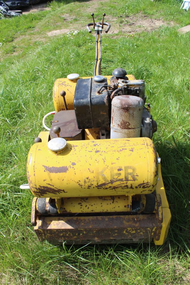 Wacker Tandemwalze Vibrationswalze Rüttelwalze Hatz Wiesenwalze in Kaisersbach