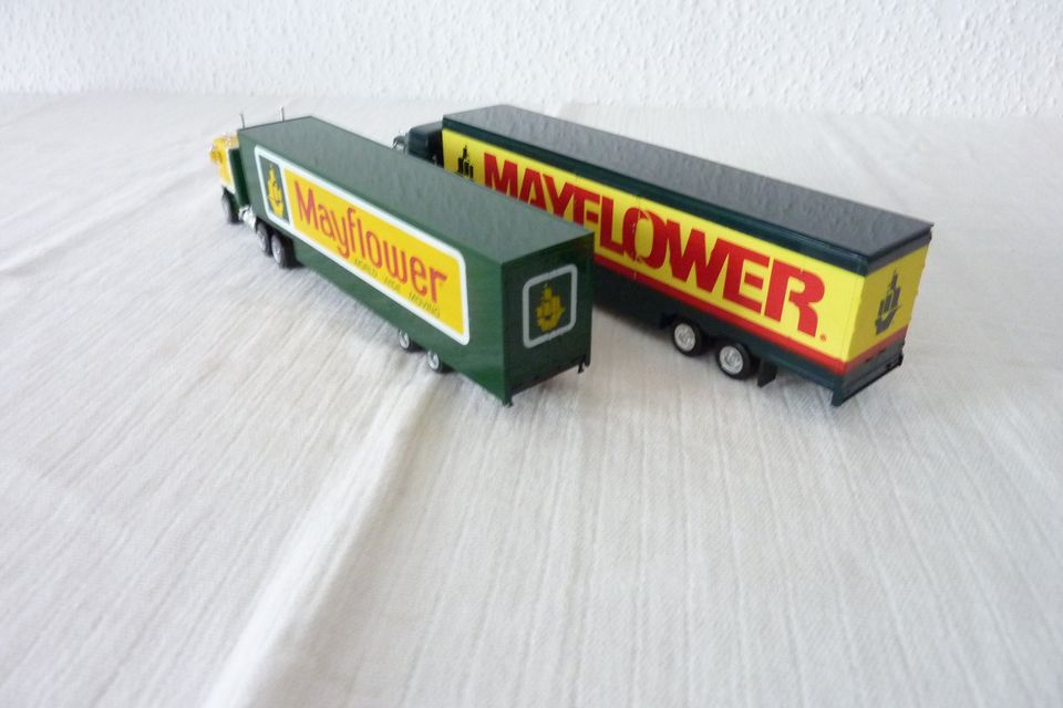 Herpa 1:87 Mayflower Mack Truck und Freightliner Truck in Plochingen