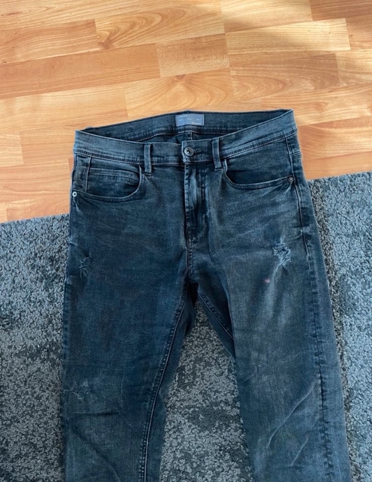 Zara Jeans schwarz 40 M in Bad Endorf