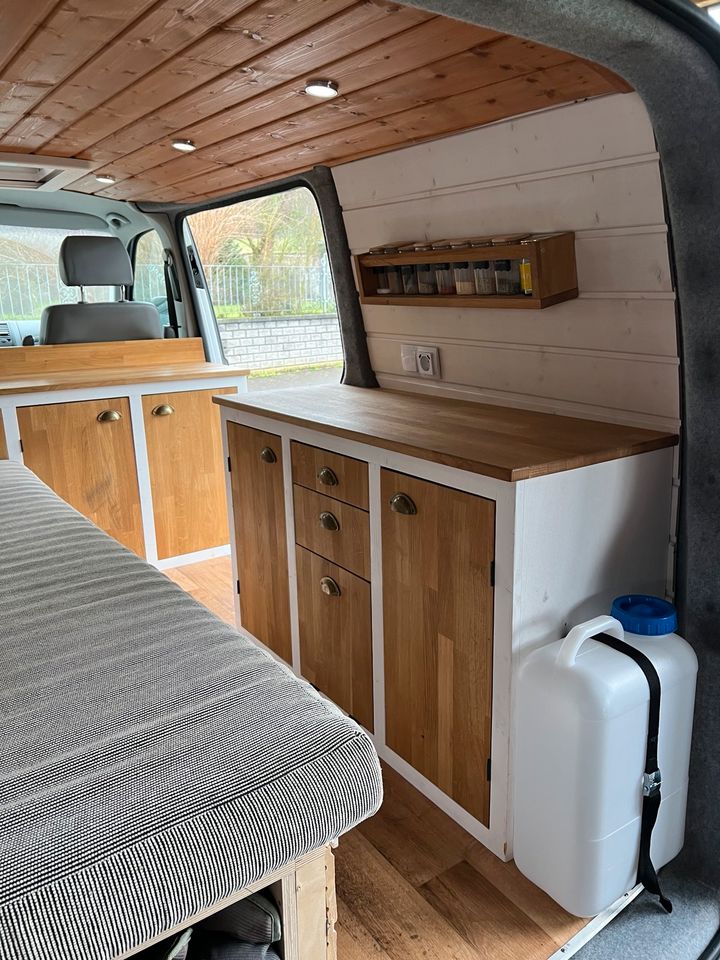 VW T5 Camper (Komplettausbau mit Wohnmobilzulassung) Top Zustand! in Plaidt