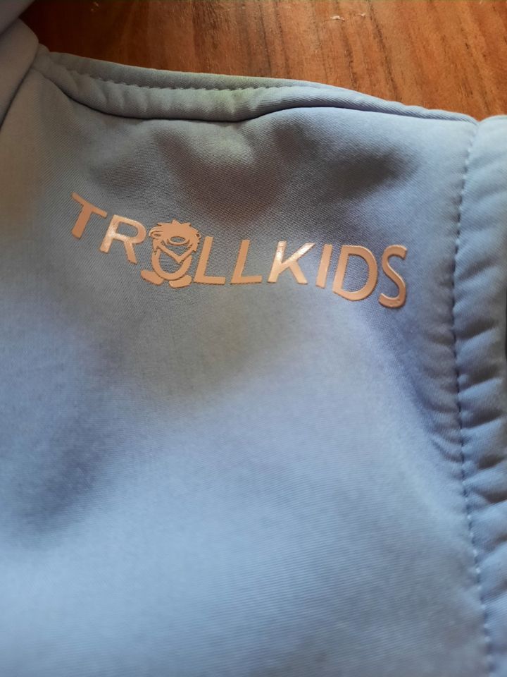 Softshelljacke Größe 140 Mädchen flieder von Trollkids in Hamburg