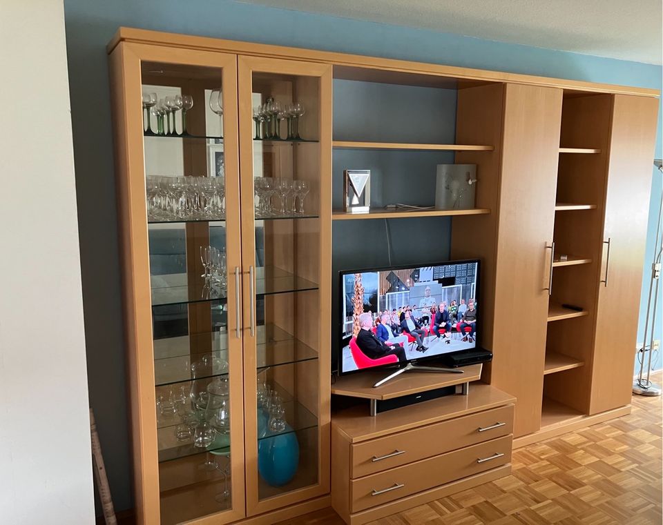 Wohnzimmer Schrankwand Schränke Vitrine Fernsehschrank in Heddesheim