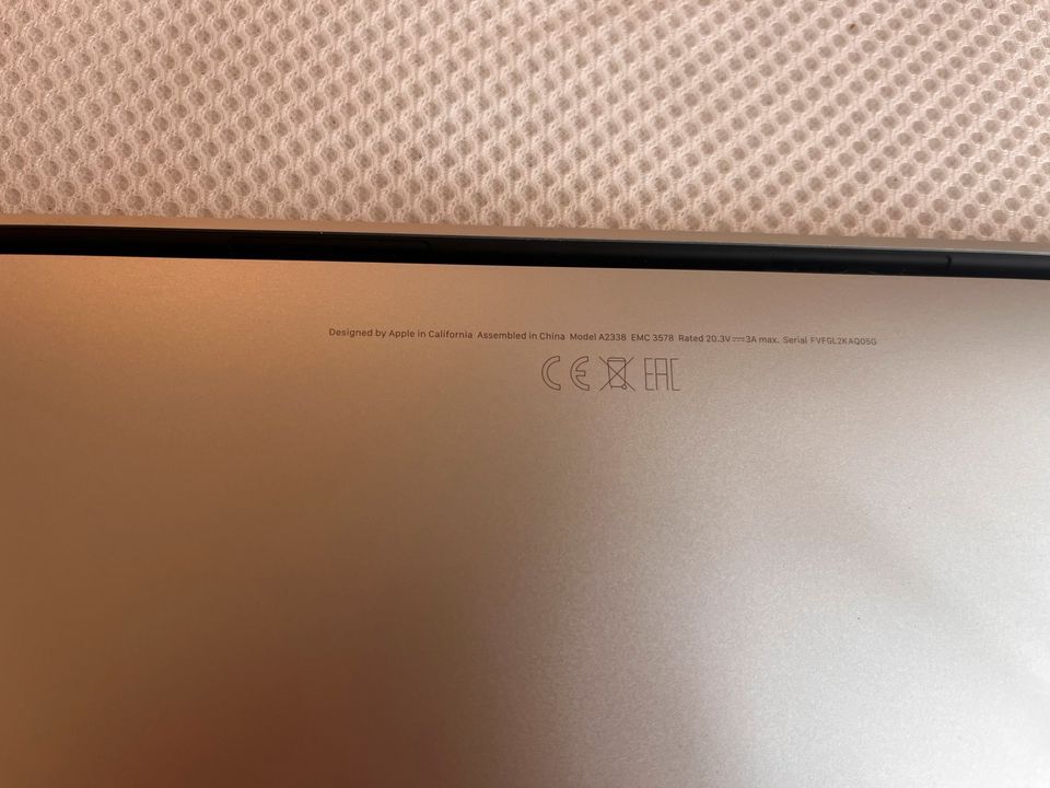 Apple MacBook Pro 2020 M1 13" 256 GB SSD 8 GB silber *DEFEKT* in Erfurt
