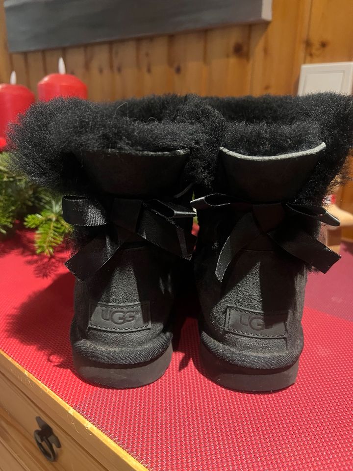 * UGG * Mini Bailey Bow II Boot schwarz in Hömberg