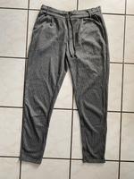 Stoffhose gestreift in grau/weiß Nordrhein-Westfalen - Werl Vorschau