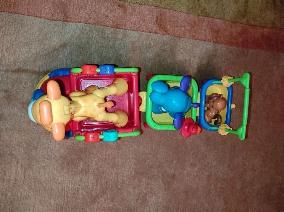 TAUSCHE: Mattel Fisher Price:Zug+Tieren,Zoo gegen Toilettenpapier in Eislingen (Fils)