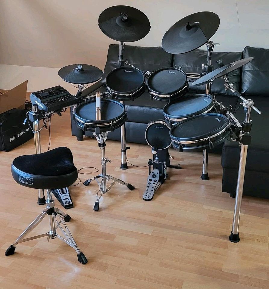 E-Schlagzeug Set komplett Alesis DM10 MK II Pro in Leipzig