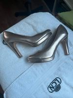 Tamaris , elegante Pumps , champagnerfarben, Gr 38 , neu Hessen - Herborn Vorschau
