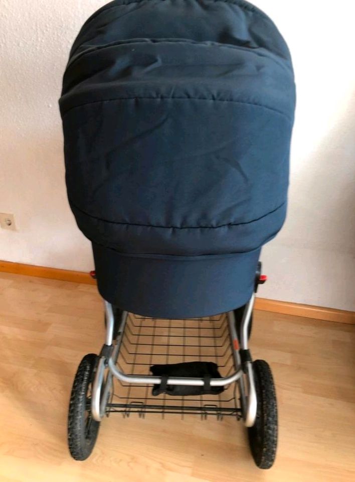 TOP EMMALJUNGA Kinderwagen - super gepflegt - mit Luftreifen in Baierbrunn