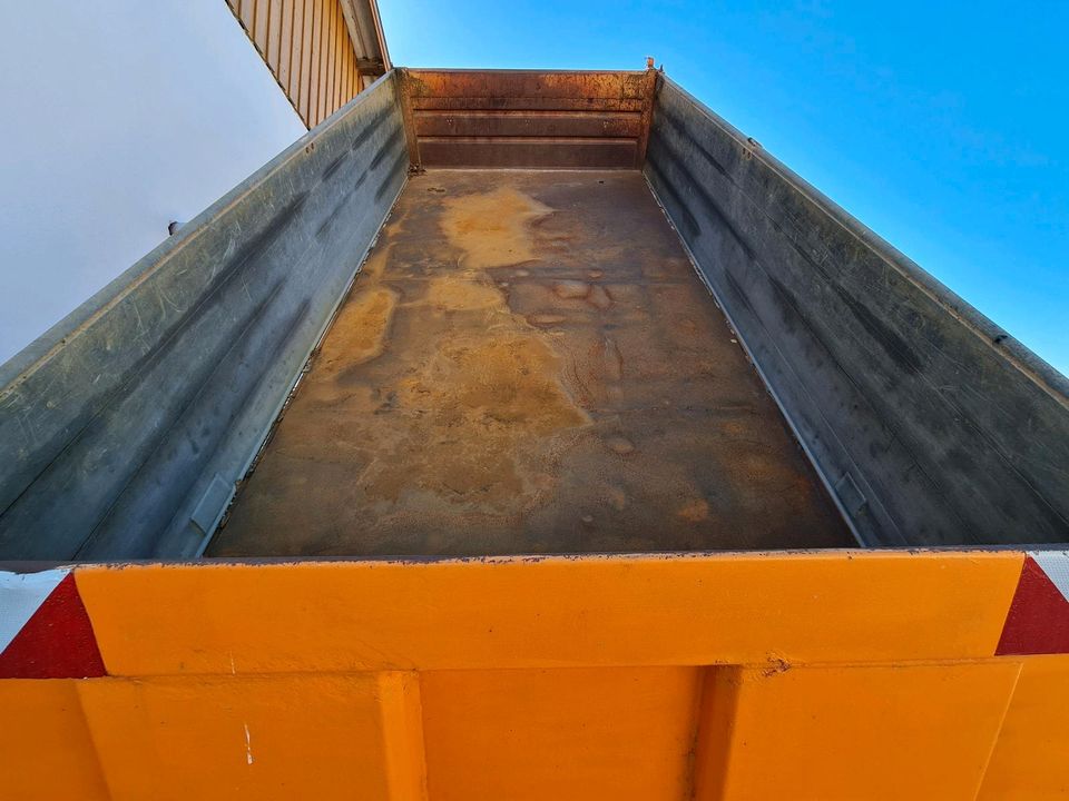 18 Tonnen Tandem Dreiseitenkipper Kögel ZK 18 in Freihung