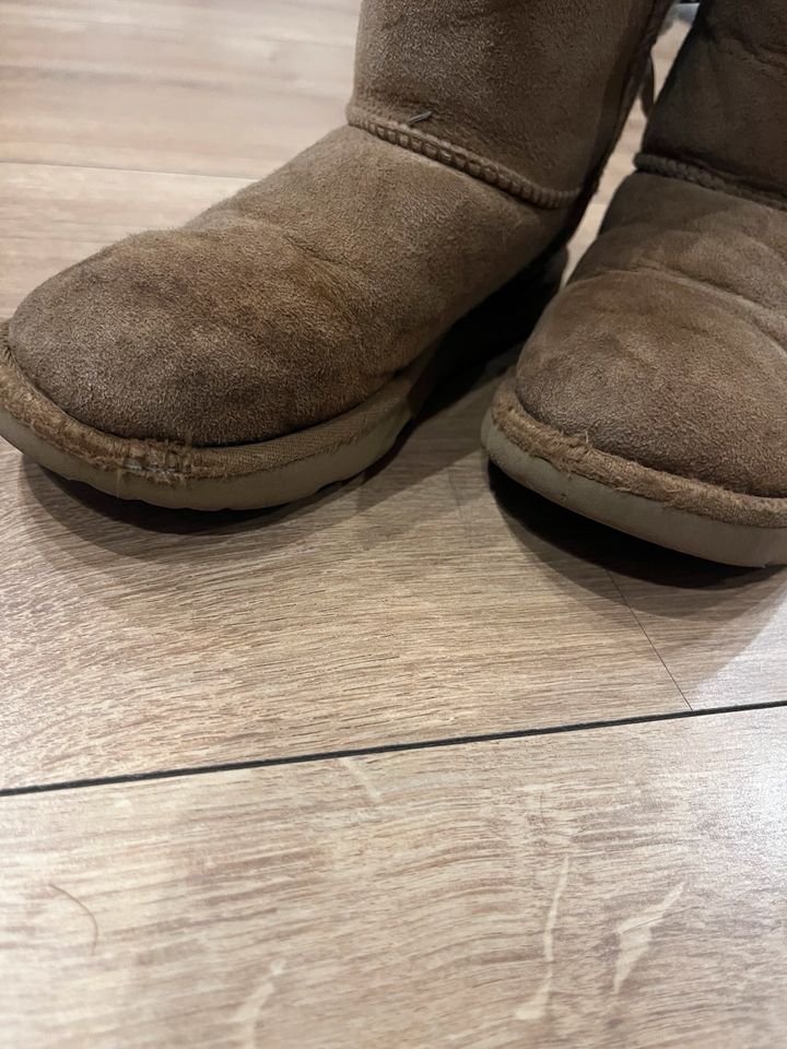 ORIGINAL UGG Kinderstiefel Größe 33 in Berlin