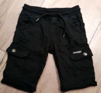 Schwarze Cargo Bermuda Shorts Gr 134 Niedersachsen - Hambühren Vorschau