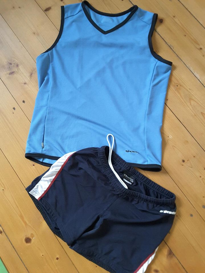 Diverse Sportbekleidung S/M in Husum