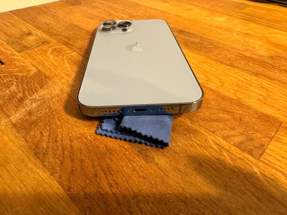 iPhone 13 Pro Max 256 Gb Sierrablau in Erlangen