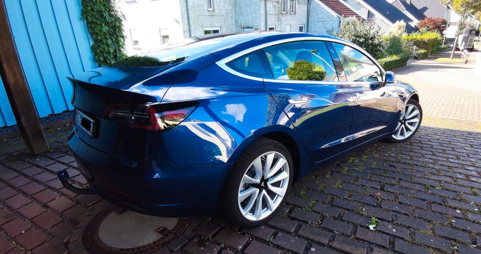 Tesla Model 3 SR+ 2019 Deep Blue Metallic 1. Hand 18.000 km in Wadern