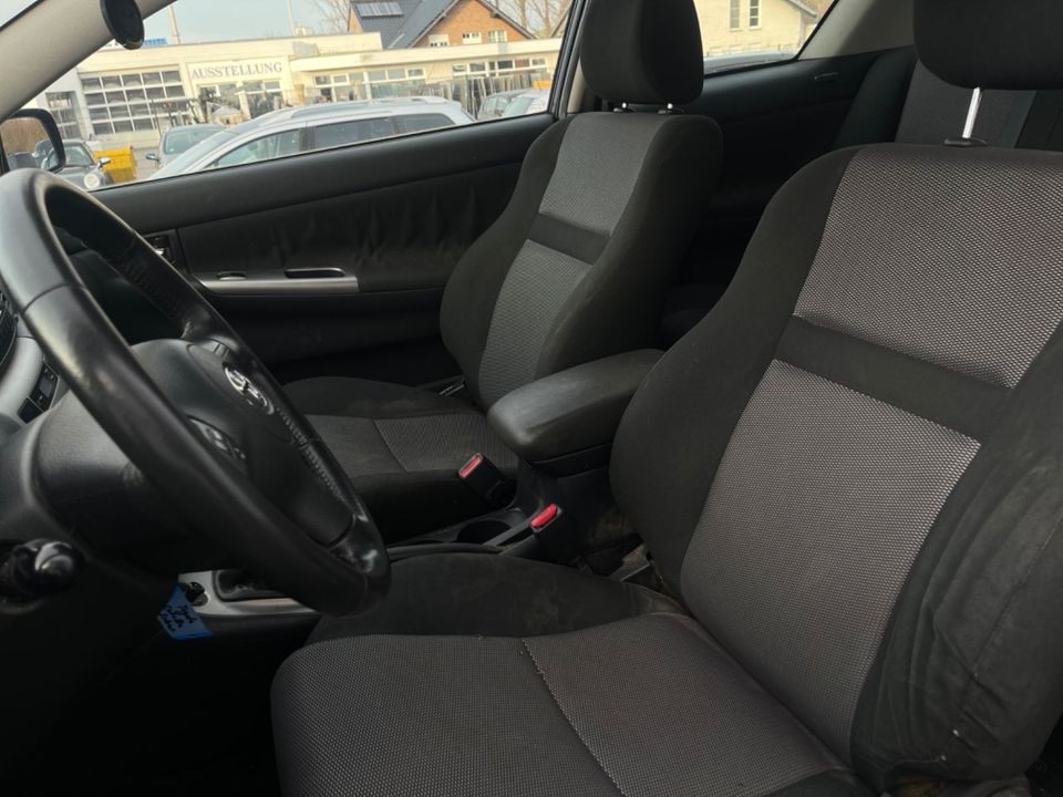 Toyota Corolla 1.4 D-4D E.Fenster | Klima in Euskirchen