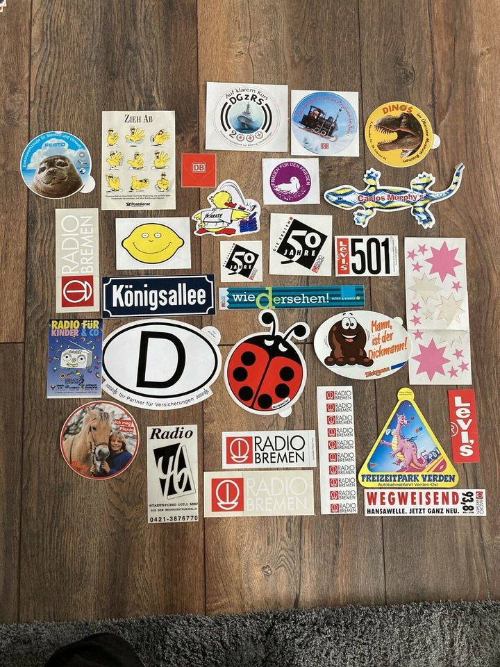 Viele Sticker Aufkleber aus den Neunzigern 90er vintage in Stuhr