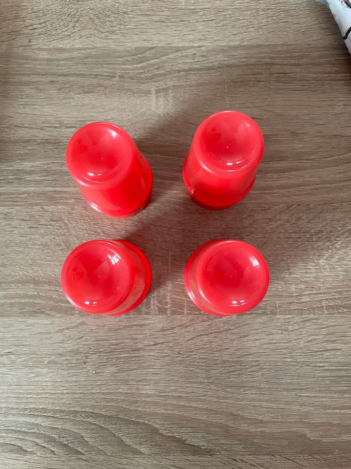 4 Tupperware Thermo Eierbecher mit Deckel rot in Hanau