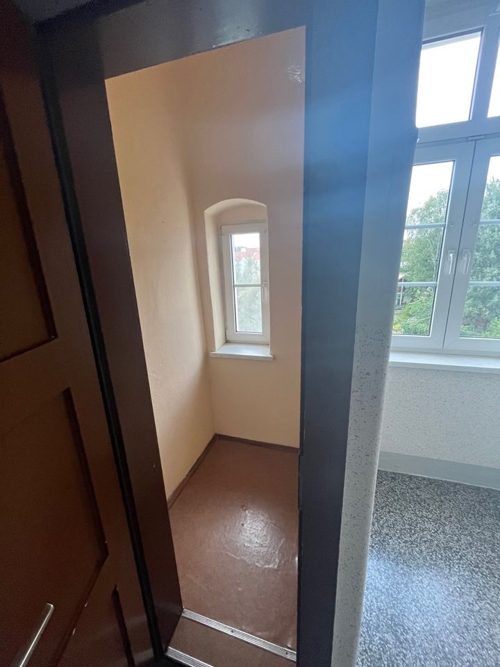 gemütliche 3 Zimmer Wohnung mit Balkon in ruhigen Innenhof zu vermieten in Freiberg