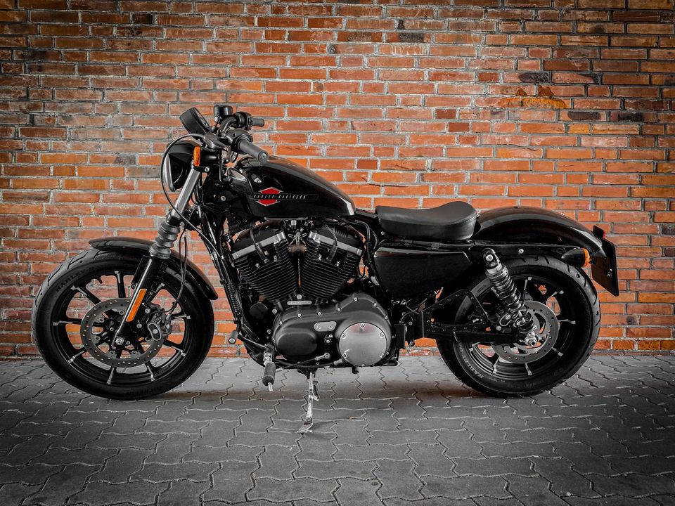 Harley Davidson Iron 11186 Km 2015 Vivid Black in Hamburg