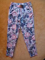 H&M Hose Viskose S 36 Stoffhose rosa weiß Blumen Papagei neu Rheinland-Pfalz - Guldental Vorschau