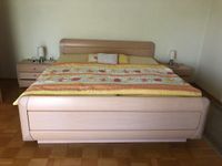 Doppelbett hochwertig neuwertig massiv mit 2 Nachttischen Baden-Württemberg - Achern Vorschau