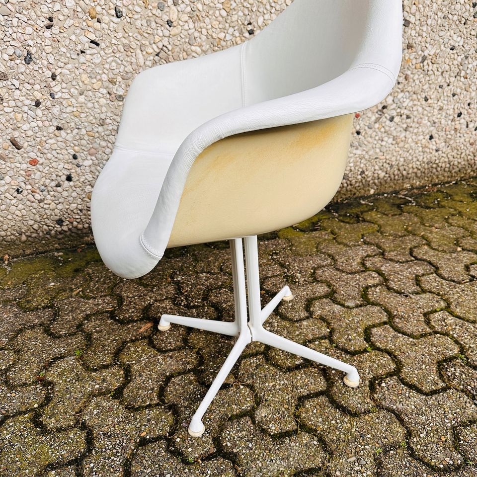 SETPREIS! 3x Herman Miller / Vitra - Charles & Ray Eames - Fiberglass Armchair | Stühle / Sessel | Zeitloser Designklassiker | La Fonda in Düsseldorf