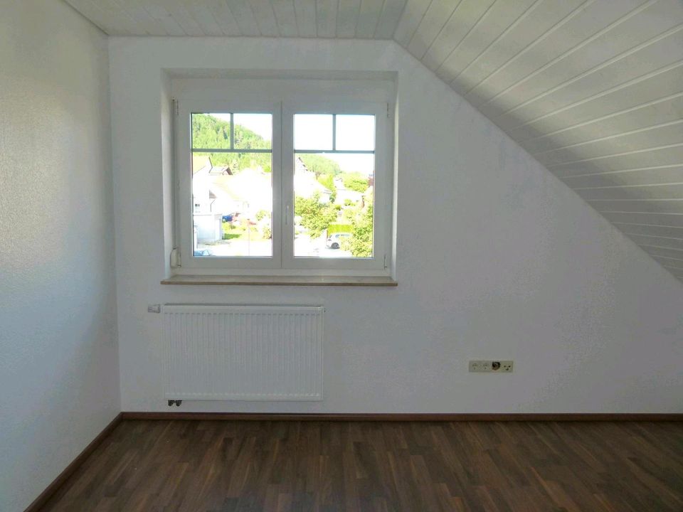 3 Zimmer Wohnung mit Balkon in Oberrot