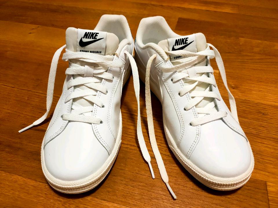 Nike Damen Sneaker Low Court Royale WMNS, Größe 41 / 9.5 in Rohrdorf