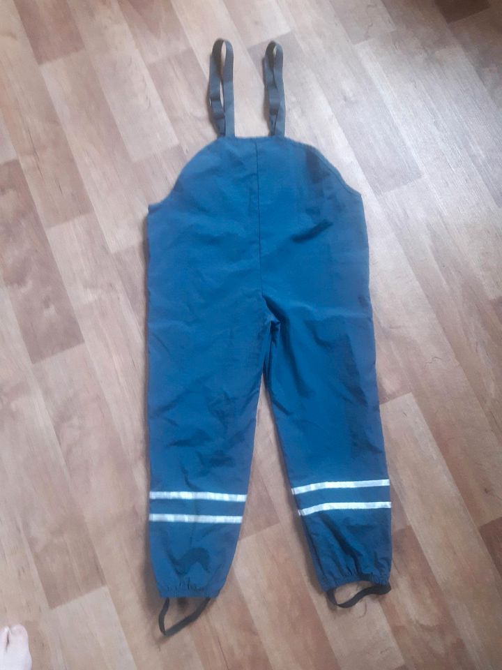 Matschhose Gr. 122 128 Regenhose blau in Bruchköbel