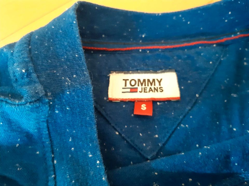 Tommy Hilfiger Shirt ab 10 Euro in Südlohn