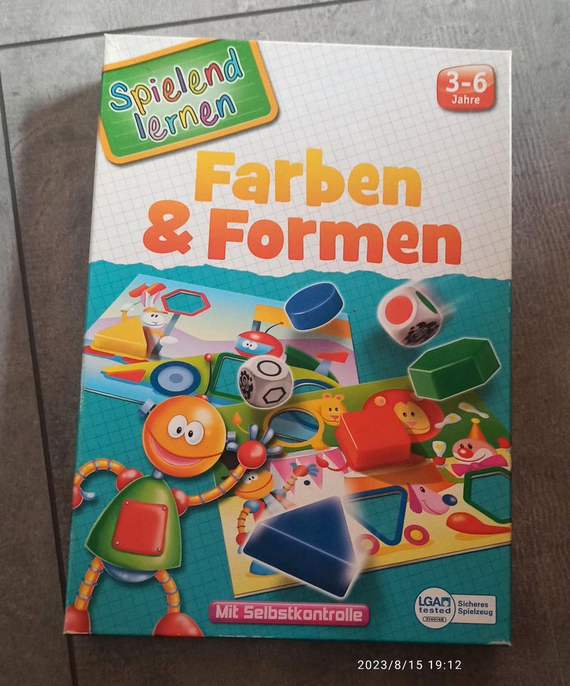 Verschiedene Puzzle und Spiele in Jüchen