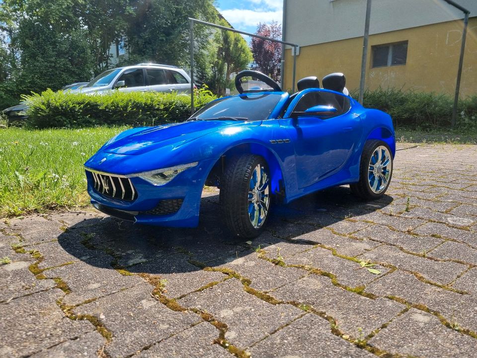 Kinderauto Maserati blau in Neuenstein