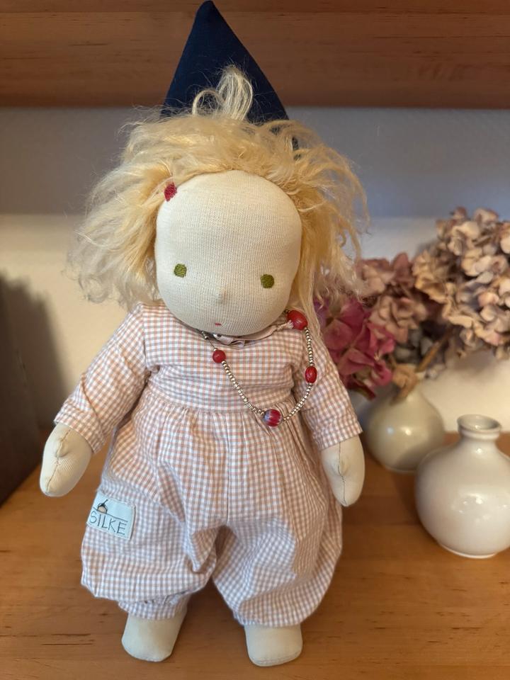 Kösen Frieda Gliederpuppe Waldorfpuppe Stoffpuppe Montessori in Teltow
